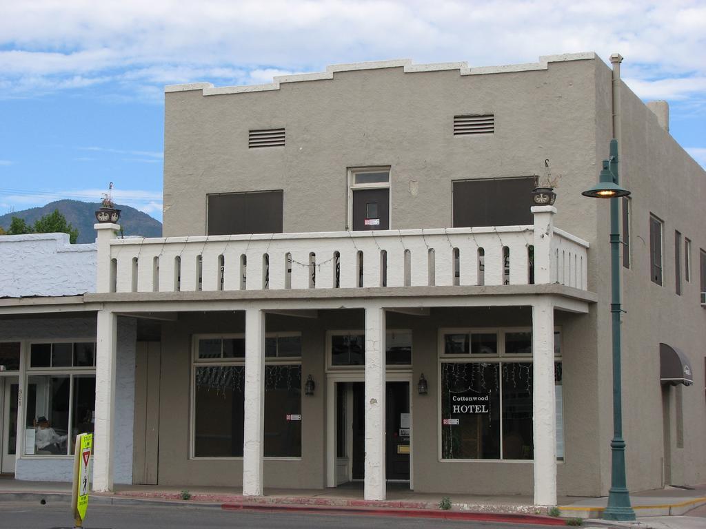 Cottonwood Hotel Exterior foto
