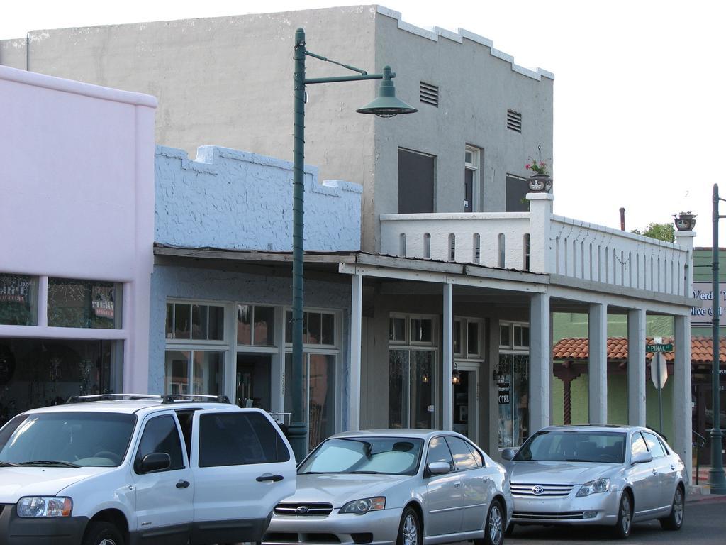 Cottonwood Hotel Exterior foto